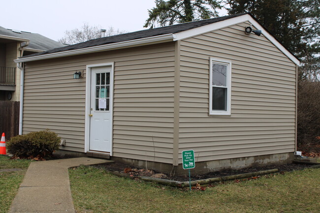 On Site Laundry Facility - 7125 N Springboro Pike