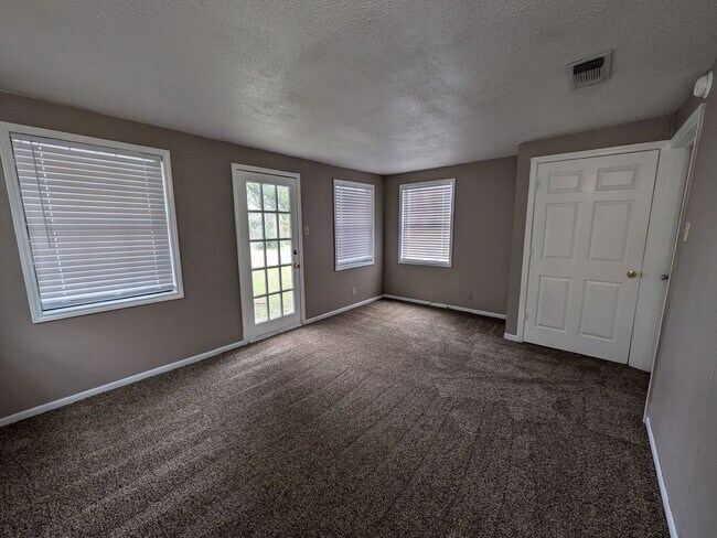 Building Photo - 3100 30th St