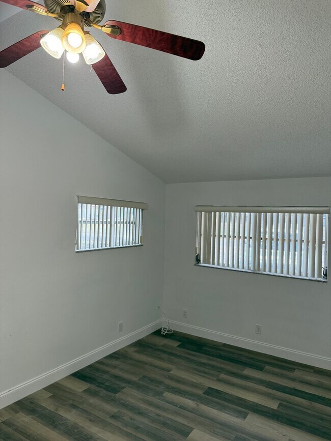 Building Photo - Water View - Remodeled 4 bedroom and 2 bath -  Sunroom