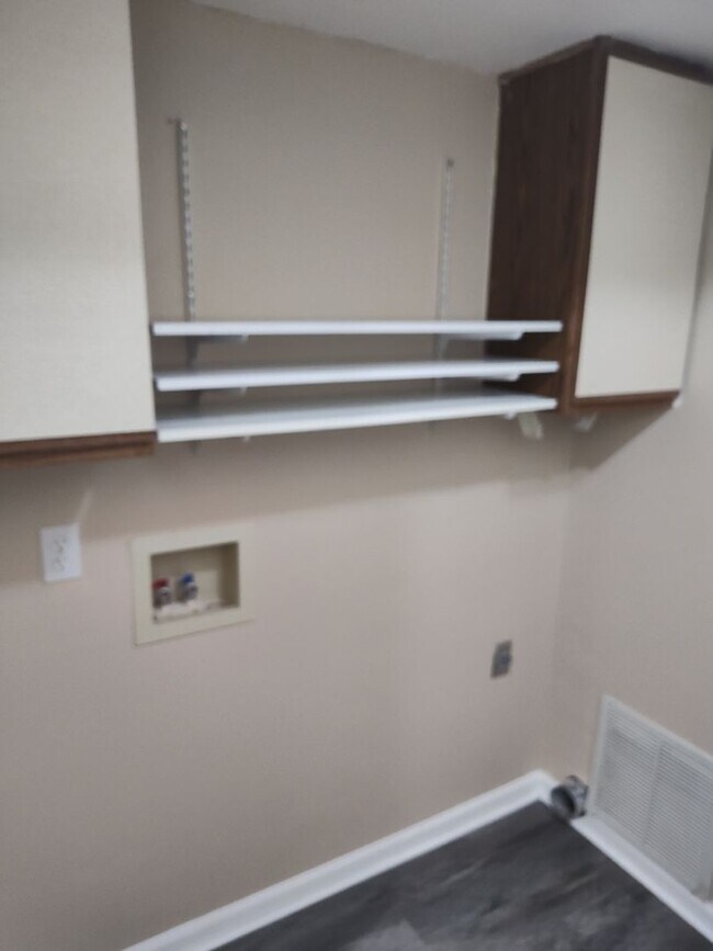 Building Photo - Well Maintained Condo Gated Community