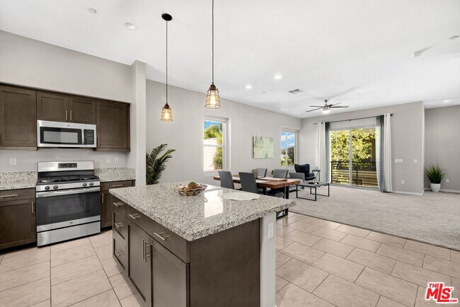 Building Photo - 746 Farrier Wy