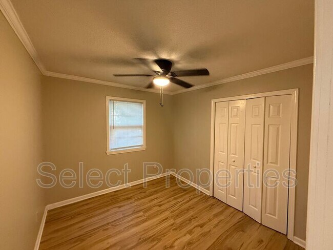 Building Photo - 3801 Devon Dr