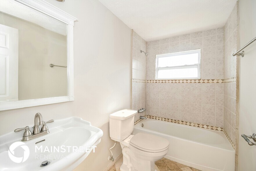 Building Photo - 2130 Liscard Rd W