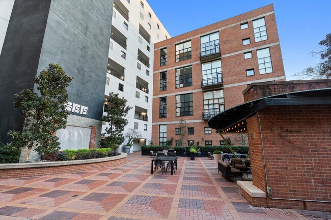 Building Photo - 3110 Thomas Ave
