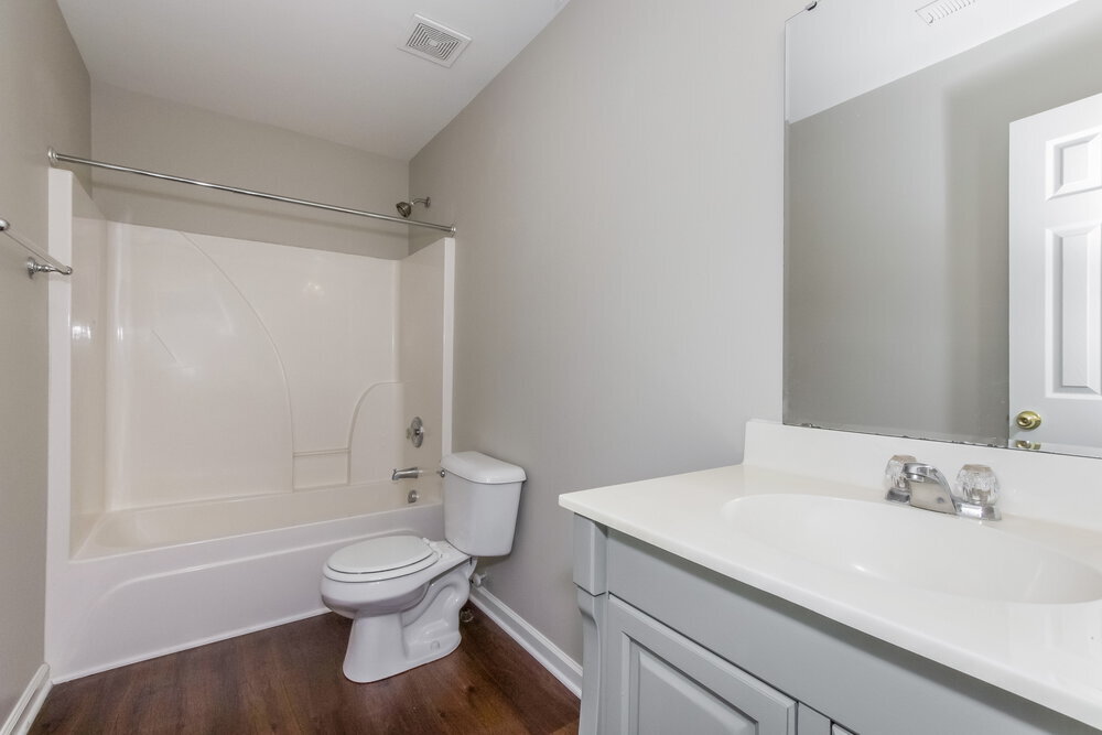 Building Photo - 4710 Larkhaven Village Dr
