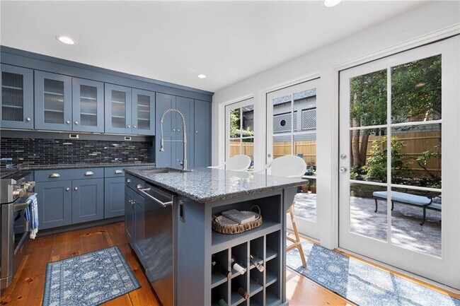 Building Photo - 5 Tews Ct