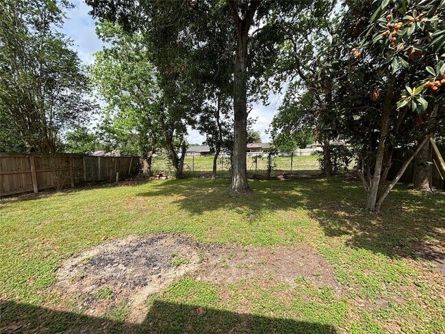 Building Photo - 16114 Lazy Ridge Rd