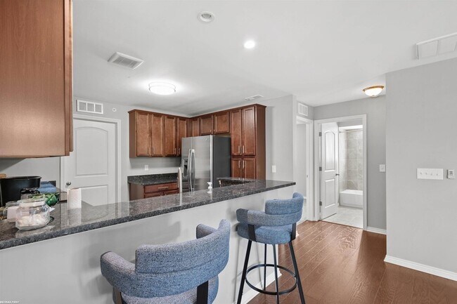 Building Photo - 6986 Boulder Pointe Dr