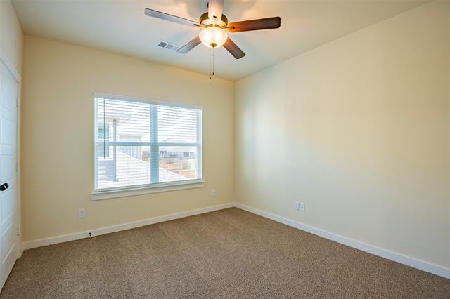 Building Photo - 720 Blackland dr