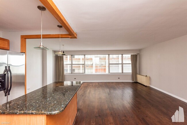 Building Photo - 1 br, 1 bath Condo - 6157 N Sheridan Rd