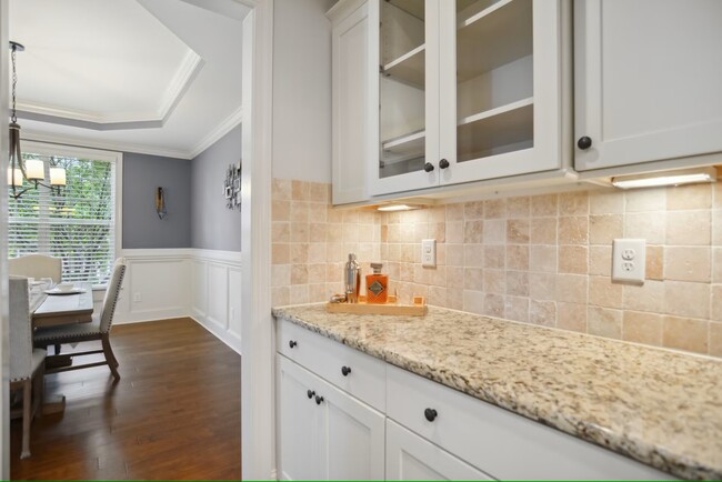 Building Photo - 1212 Sand Pine Dr
