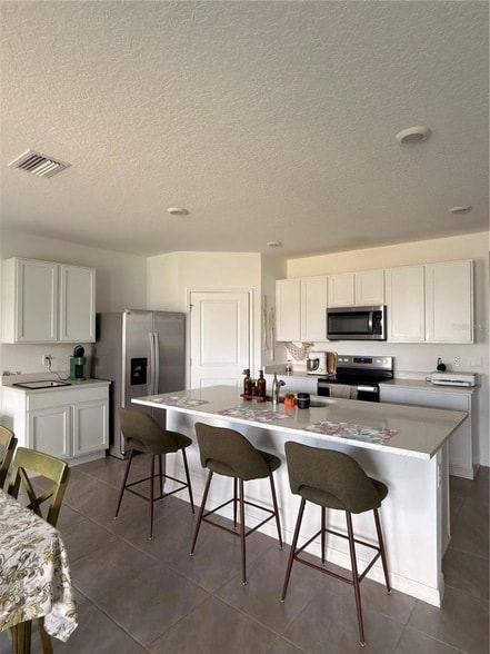 Building Photo - 3410 Ivy Hollow Dr