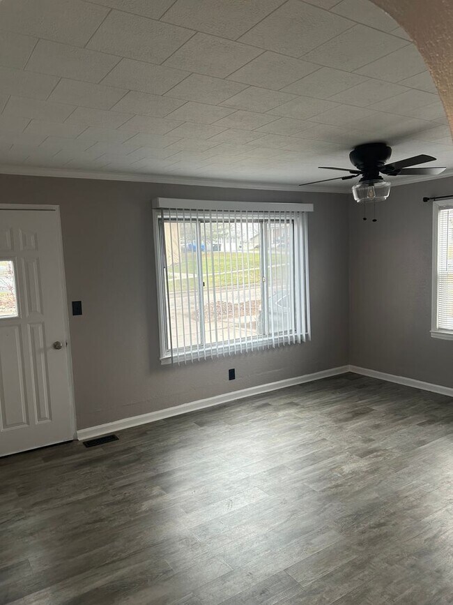 Charming 2 bedroom home near downtown Dundee 438 Toledo St Dundee MI