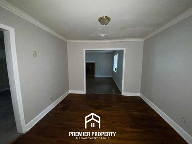 Building Photo - 1716 Warner Ave