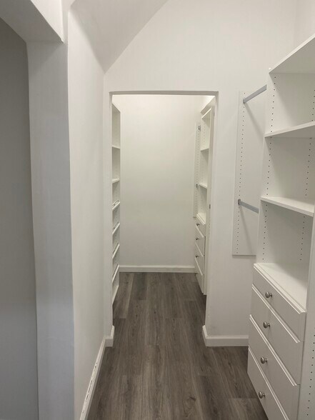 Building Photo - 6443 N Broad St