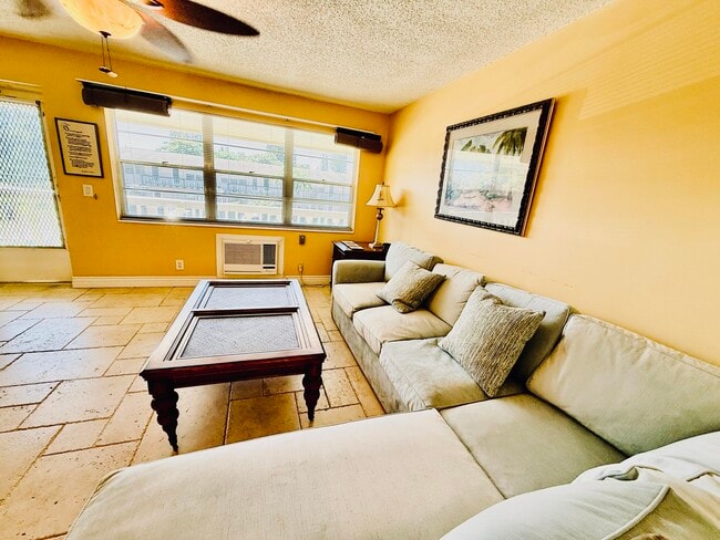 Building Photo - 159 Sussex H