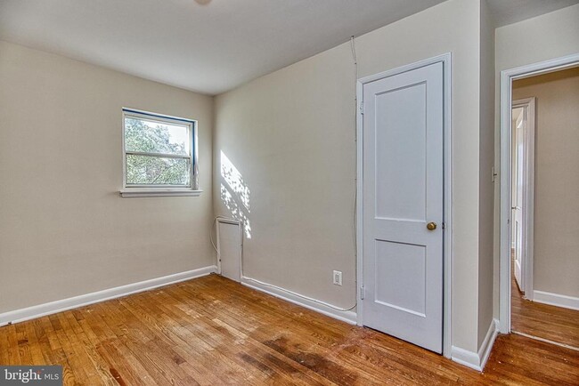 Building Photo - 3271 Annandale Rd