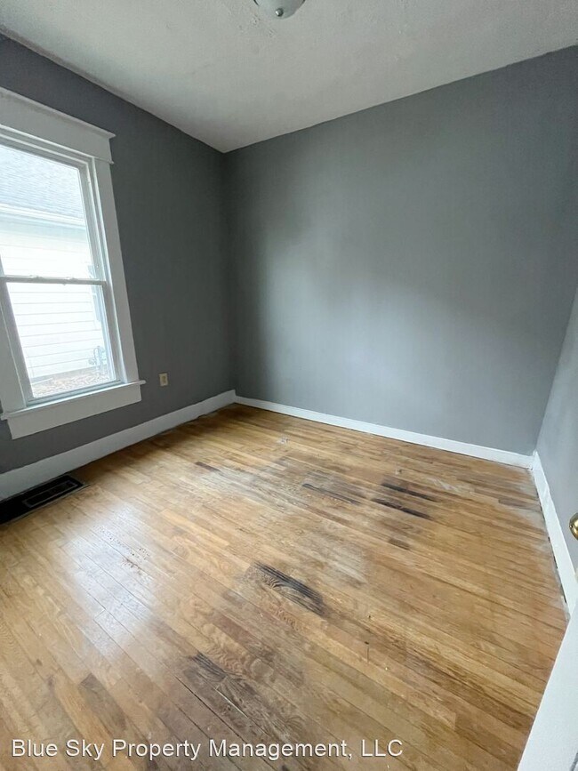 Building Photo - 3 br, 1 bath House - 1602 W Adams