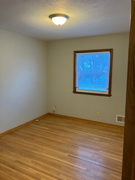 Building Photo - 271 County Road C2 W