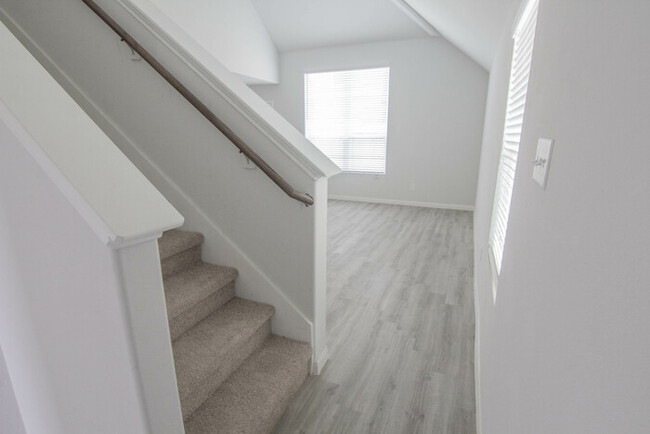 Building Photo - 18614 Rock Flats Ravine Dr
