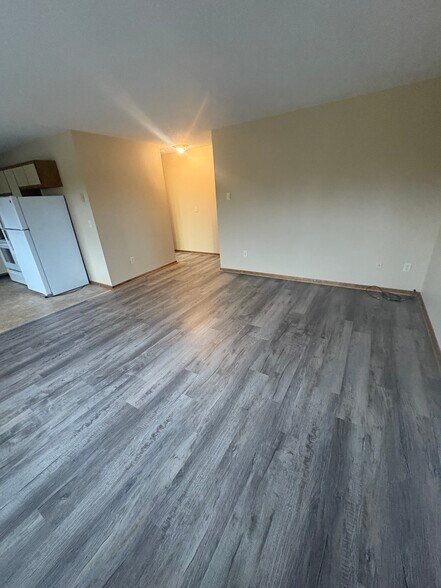 Building Photo - 6622 Lincoln Ave