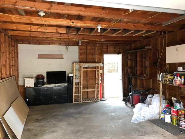 Building Photo - 2614 Silver Blvd