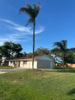 Building Photo - 3015 Sabal Palm Dr