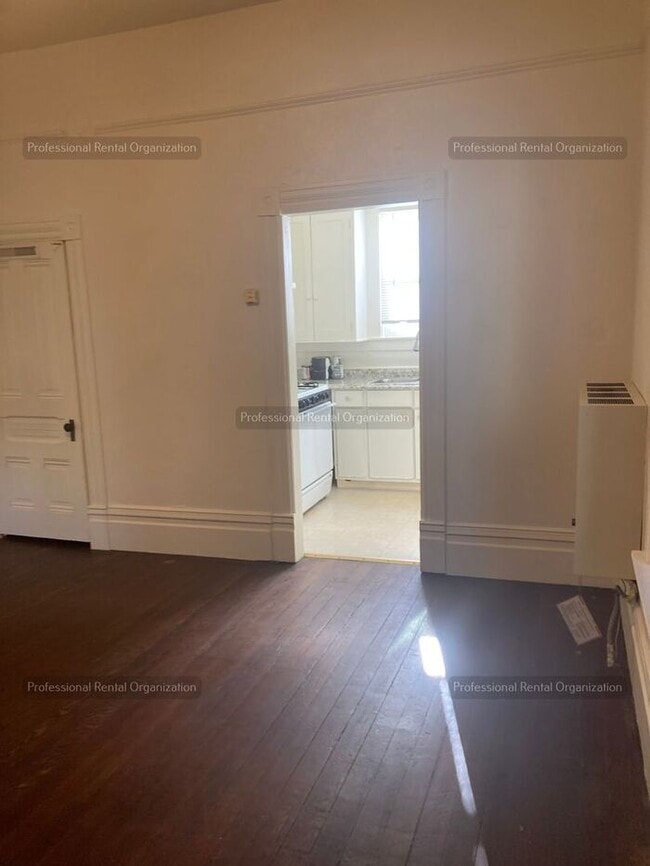 Building Photo - One bedroom Gem in Heart of Quaint, Historic West Petaluma