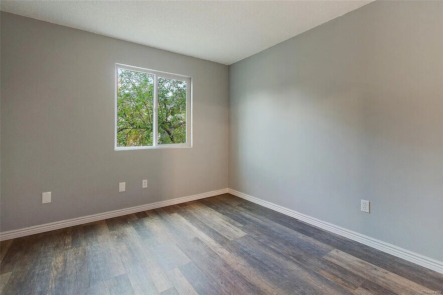 Building Photo - 5250 S Huron Way