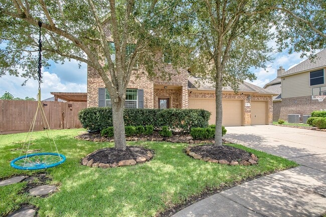 Building Photo - 2110 Stonehollow Ct