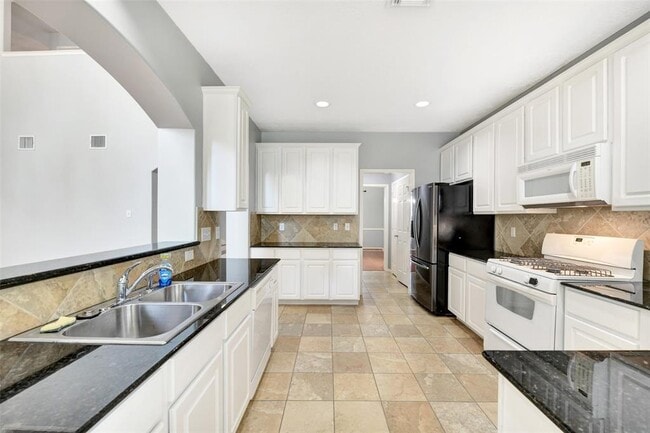 Building Photo - 2510 Pine Brook Dr