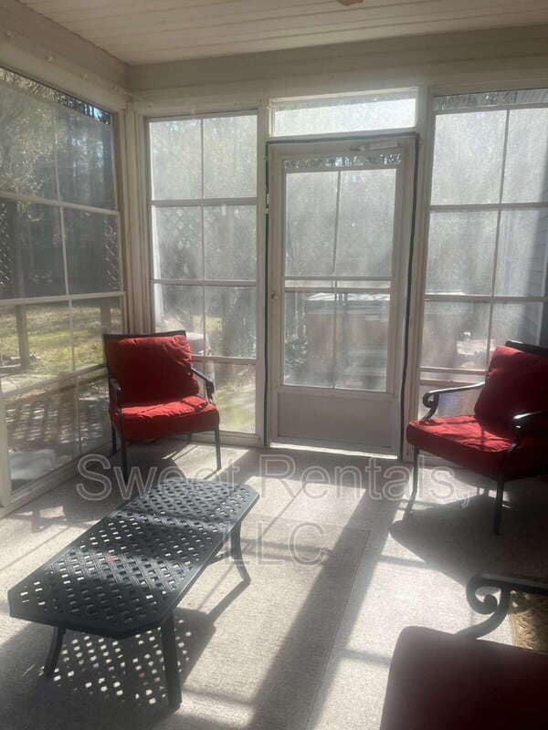 Building Photo - 343 Briarbend Rd