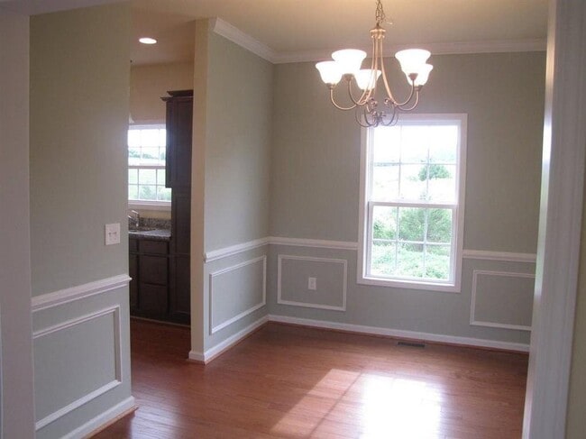 Building Photo - 203 Winnbrook St
