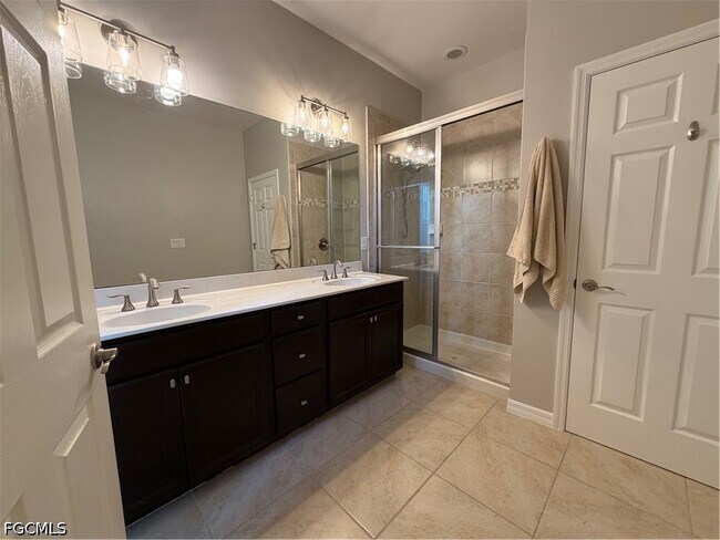 Building Photo - 3765 Tilbor Circle