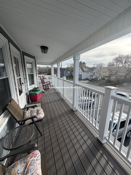 Building Photo - 538 Main St