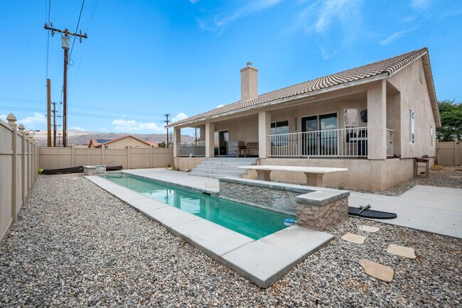 Building Photo - 16087 Bubbling Wells Rd