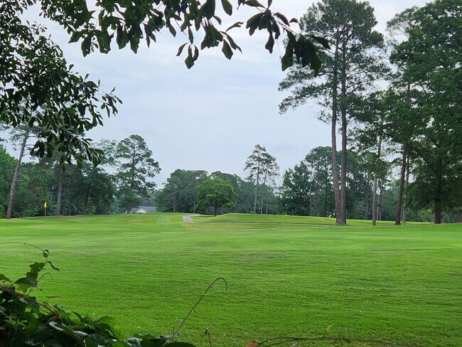 Building Photo - View of Columbus Country Club Golf Course,...