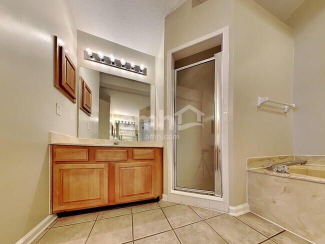 Building Photo - 392 Brierstone Ct