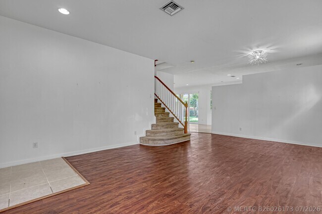 Building Photo - 176 Bellezza Terrace