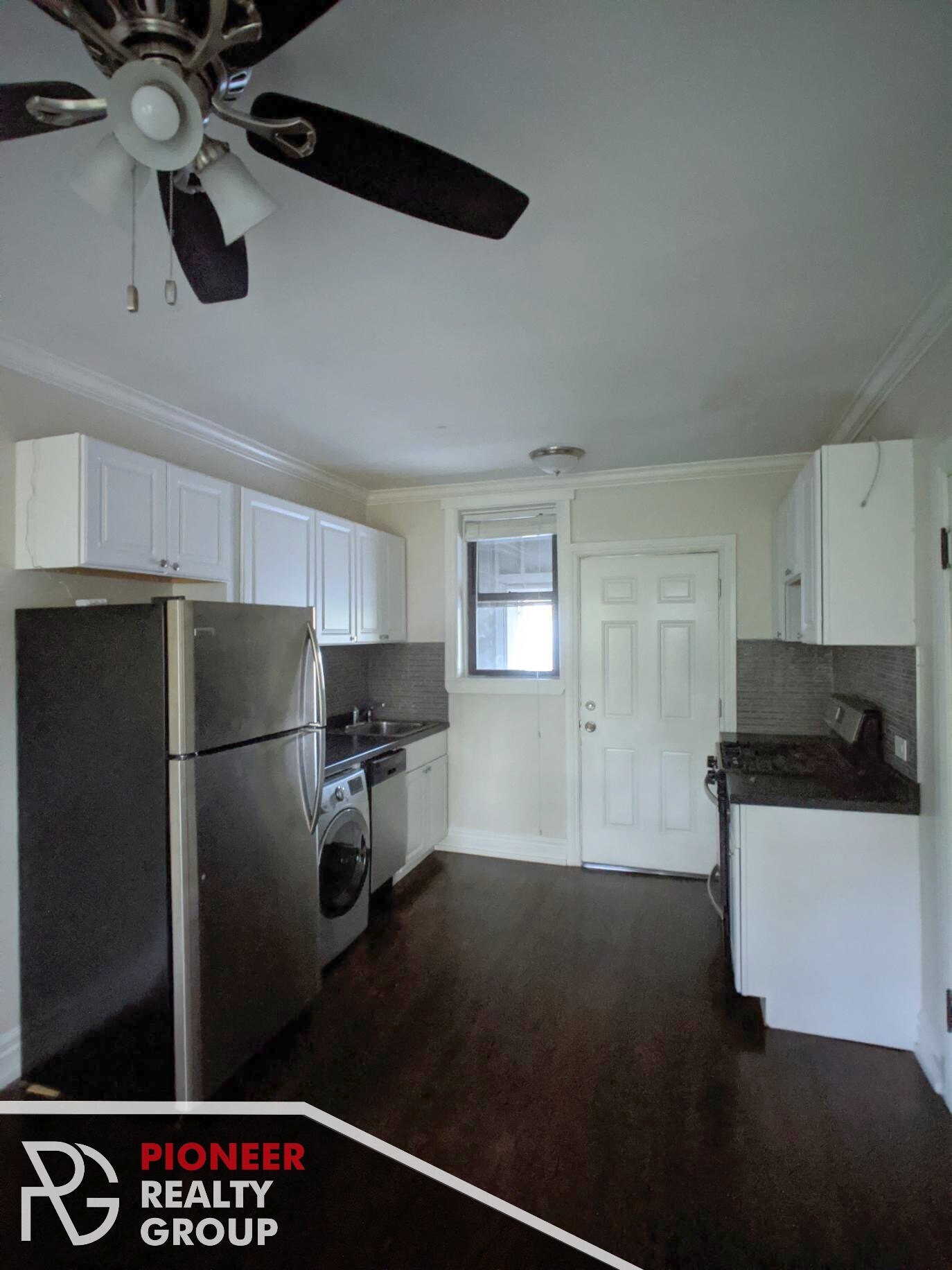 Building Photo - 1048 W Lill Ave
