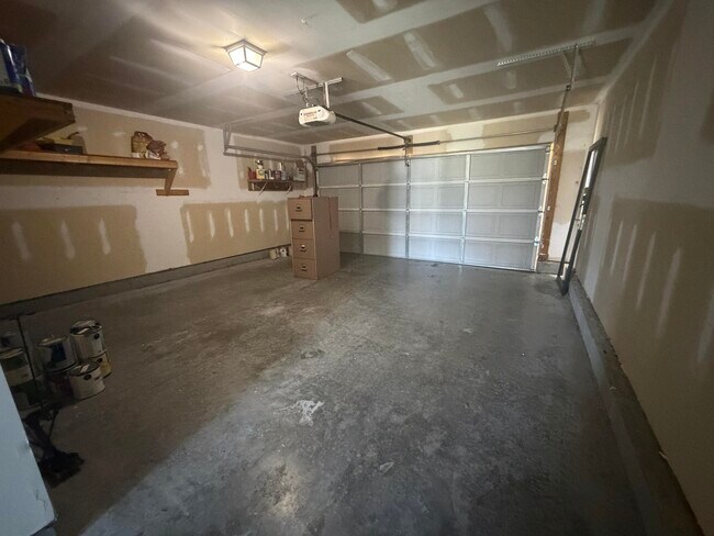 Building Photo - 575 Batty Way