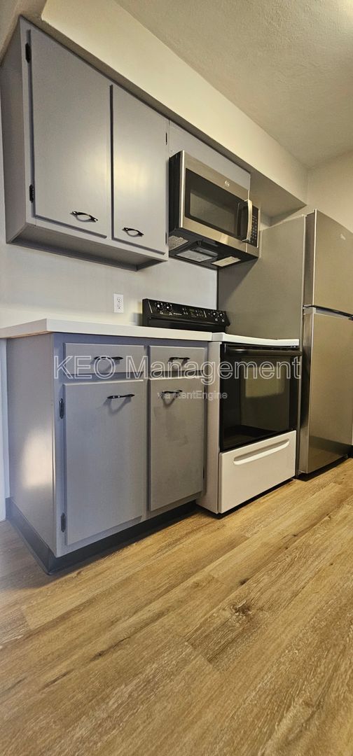 Building Photo - 3813 Briar Pl