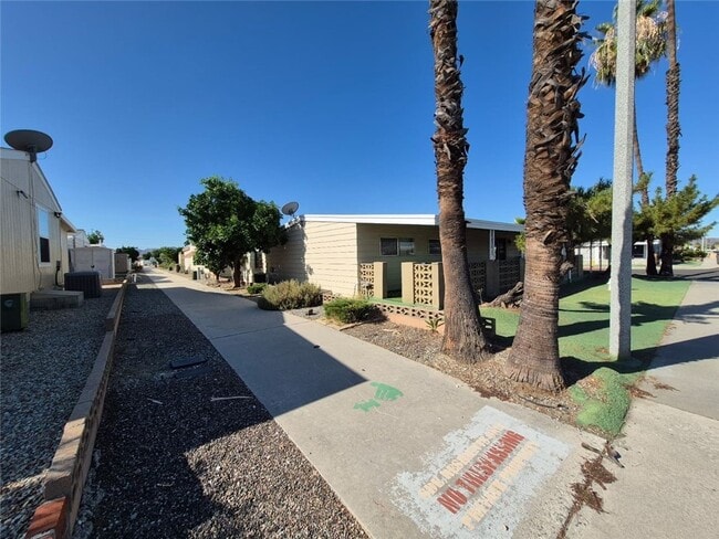 Building Photo - 1006 San Nicolas St