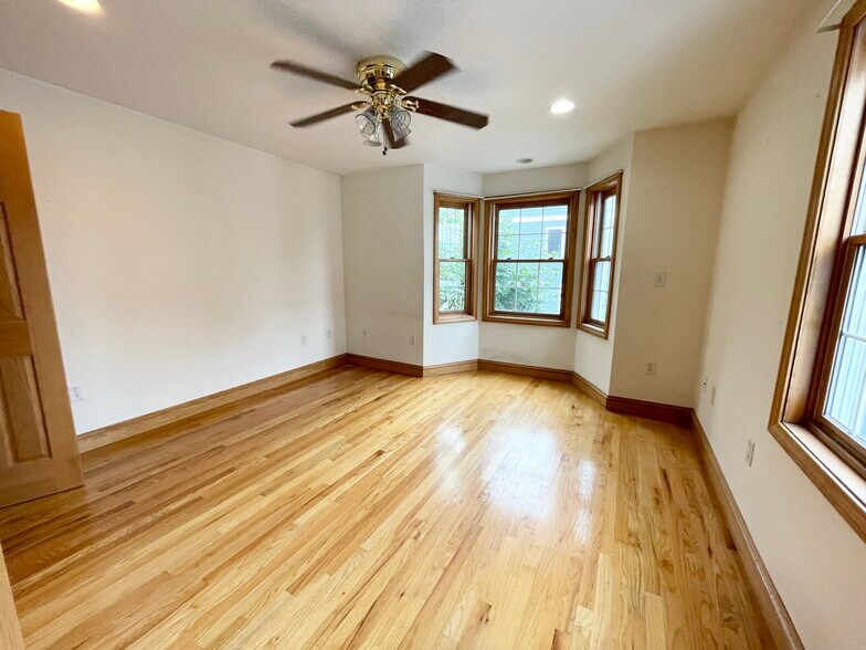 Building Photo - 241 W 3rd St