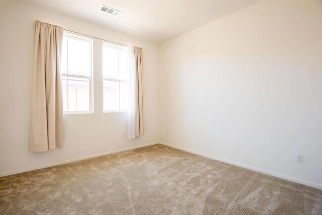 Building Photo - 516 Avenida Centro