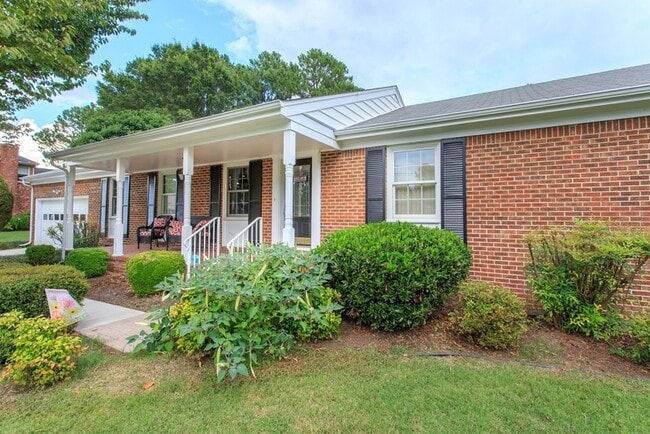 Building Photo - 3617 Hermitage Dr