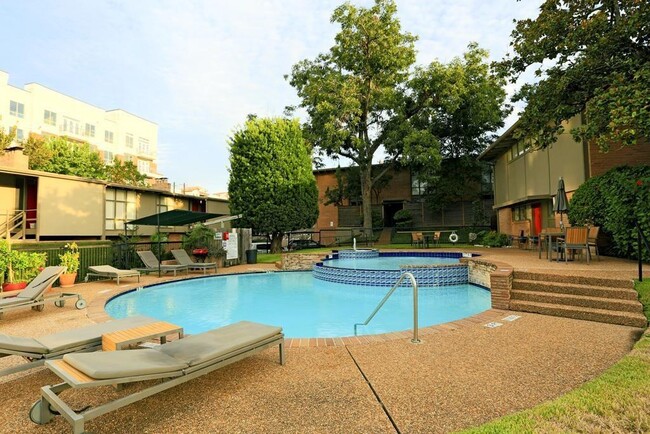 Building Photo - 5236 Memorial Dr