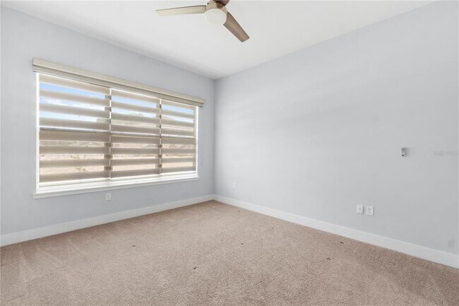 Building Photo - 2320 Symphony Cir