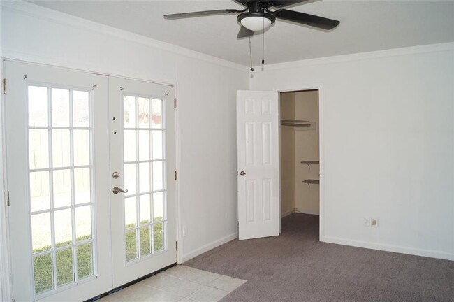 Building Photo - 1804 Flamingo Dr