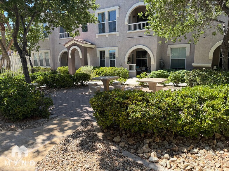 Building Photo - 9975 Peace Way